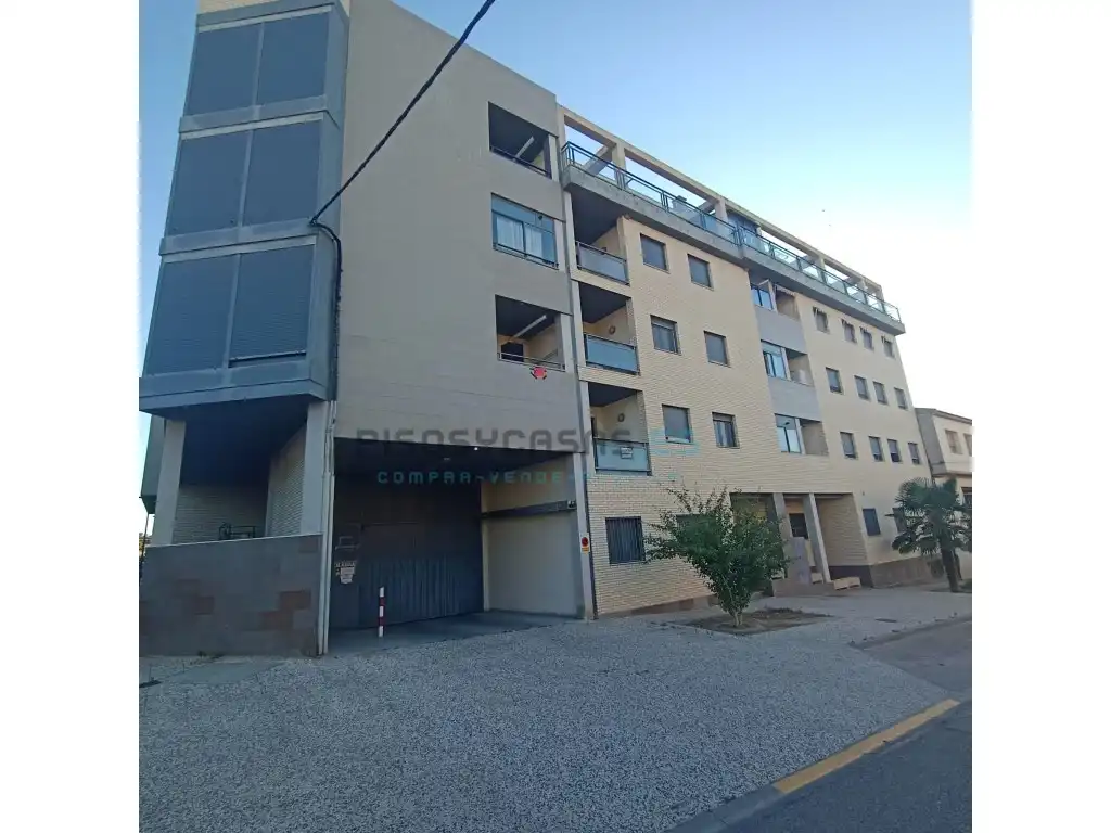 Piso con piscina en venta en Calle Madrid 2
