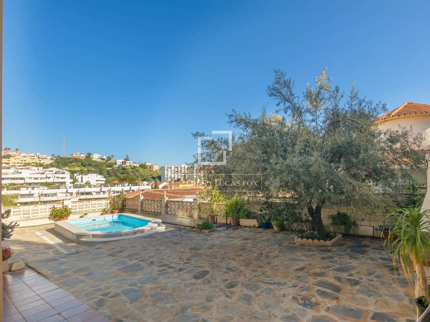 Piscina de Casa o xalet en venda en Rincón de la Victoria amb Aire condicionat, Jardí privat i Terrassa