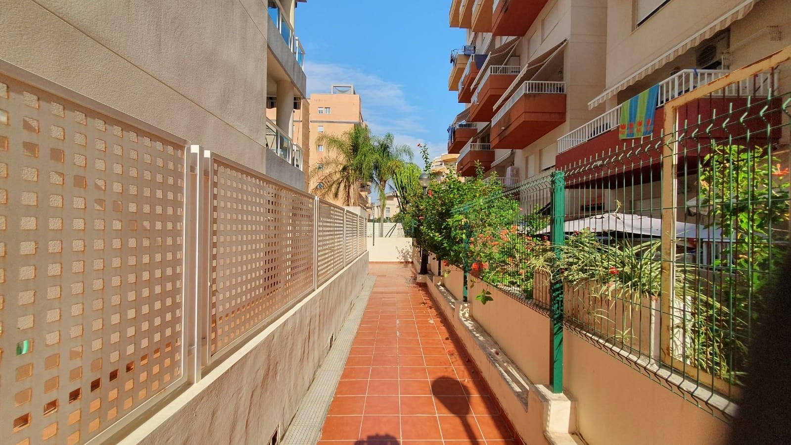 Exterior view of Flat for sale in Canet d'En Berenguer  with Air Conditioner, Private garden and Terrace