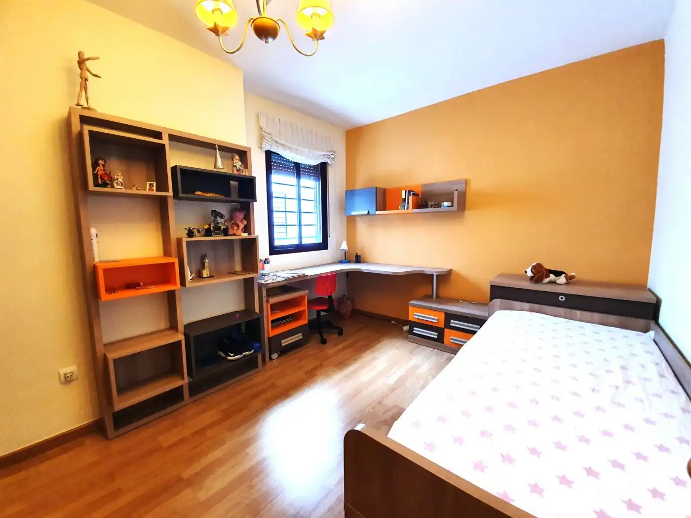 Dormitori de Àtic de lloguer en Riba-roja de Túria amb Aire condicionat, Calefacció i Parquet
