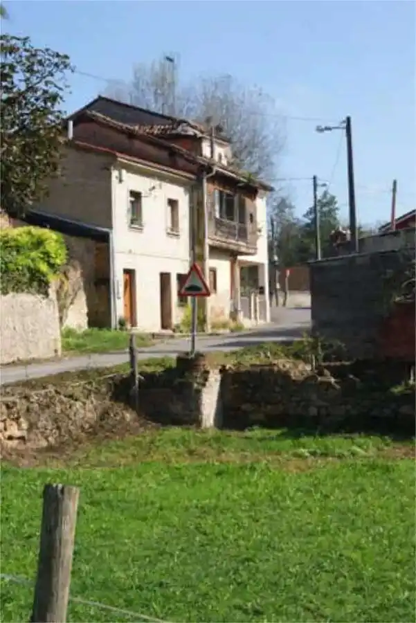 Vista exterior de Casa o xalet en venda en El Berrón - La Carrera