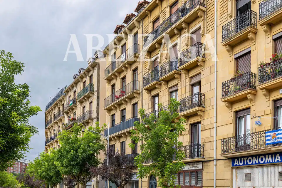 Vista exterior de Ático en venta en Donostia - San Sebastián  con Calefacción y Amueblado