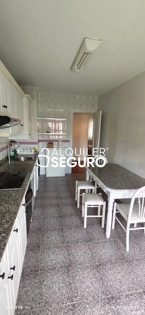 Cuina de Pis de lloguer en Gijón  amb Calefacció i Moblat