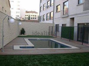 Piscina de Apartament en venda en Vigo  amb Calefacció, Parquet i Traster
