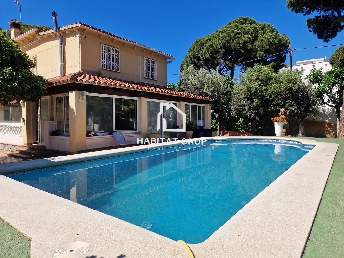 Exterior view of Houses for sale in Castelldefels  with Air Conditioner, Heating and Private garden
