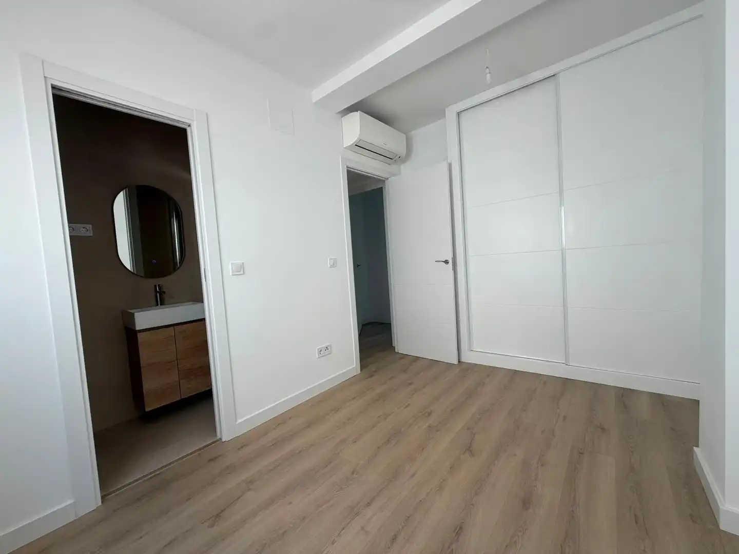 Habitación de Piso de alquiler en Madrid con Aire acondicionado, Calefacción y Jardín privado