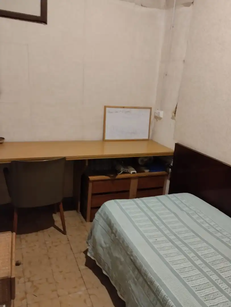 Dormitori de Pis en venda en Manresa amb Calefacció i Moblat