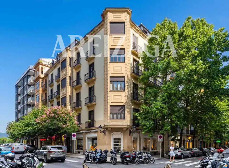 Vista exterior de Piso en venta en Donostia - San Sebastián  con Calefacción y Balcón