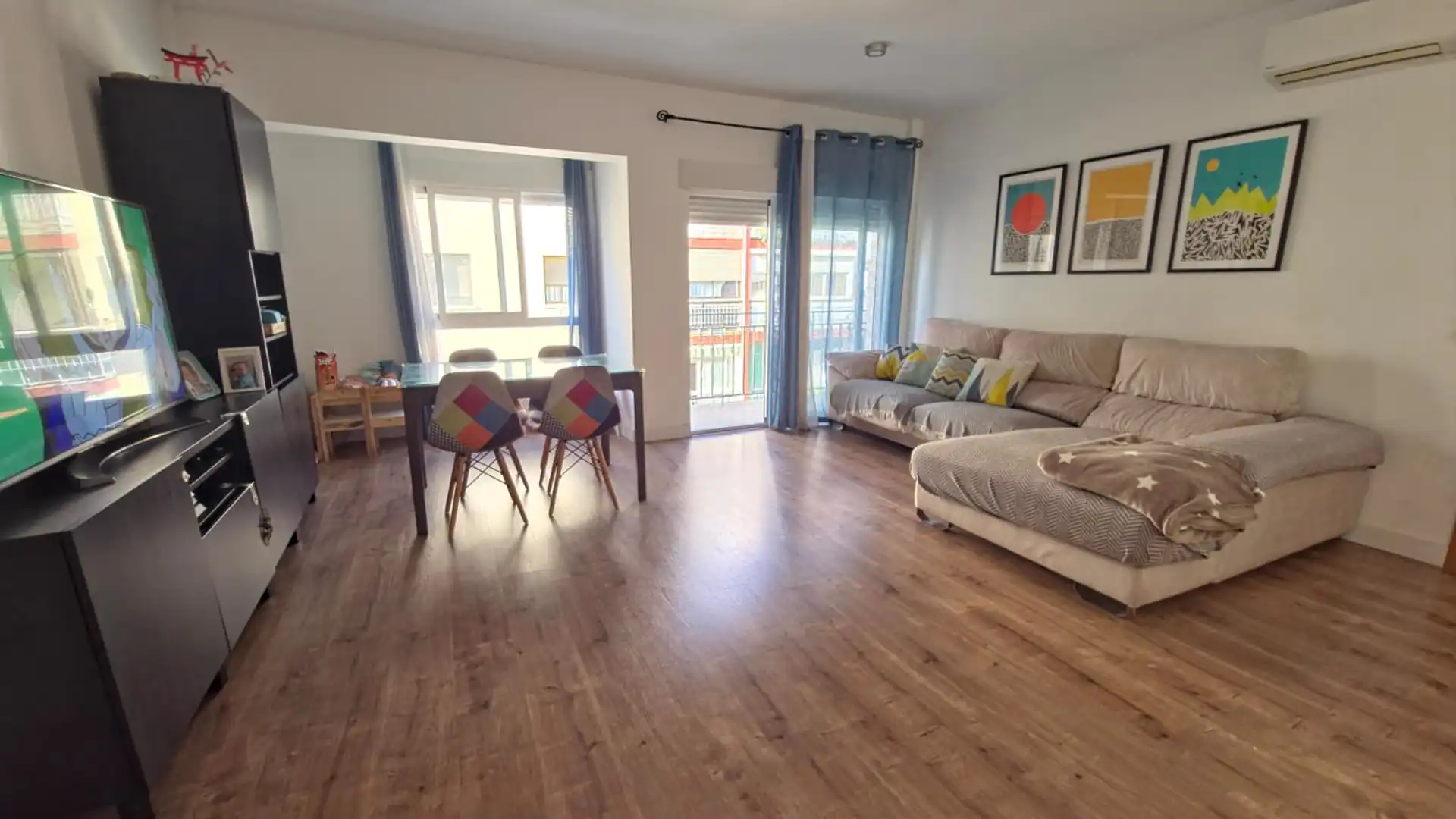 Living room of Flat for sale in Andújar  with Furnished and Balcony