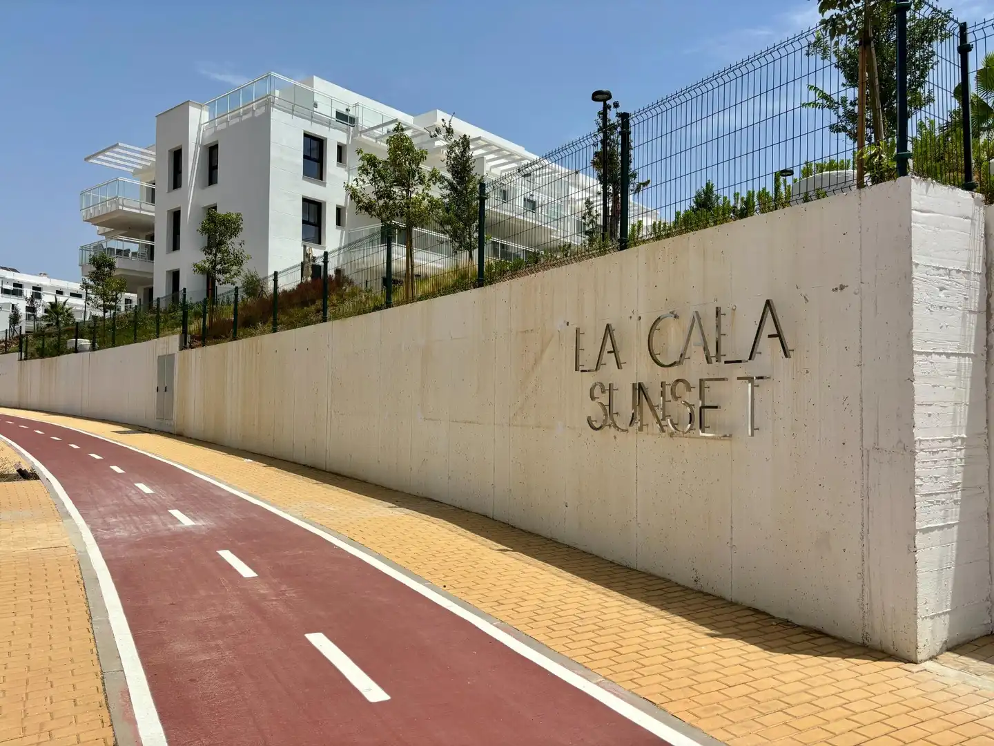 Vista exterior de Piso en venta en Mijas con Aire acondicionado, Calefacción y Terraza