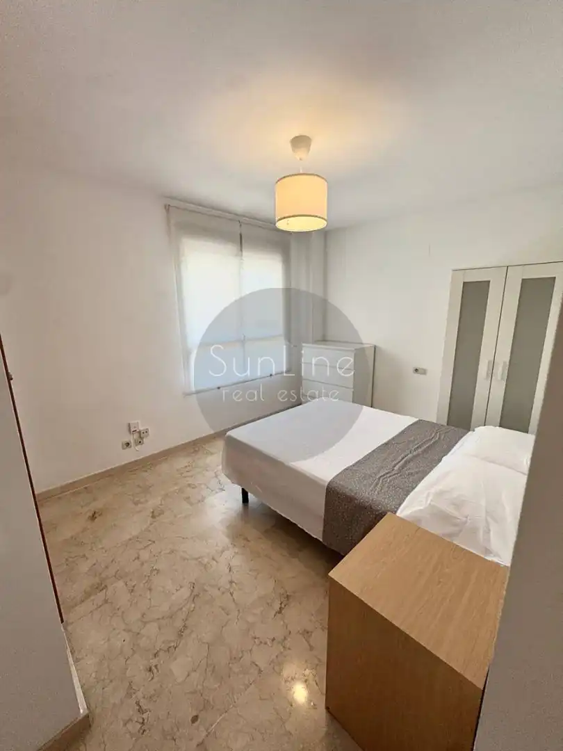 Habitación de Piso de alquiler en Valencia con Amueblado y Balcón