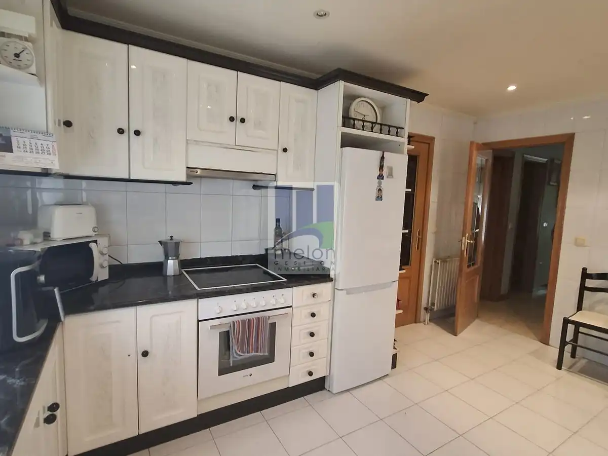 Cocina de Casa o chalet en venta en Alfoz de Quintanadueñas con Trastero