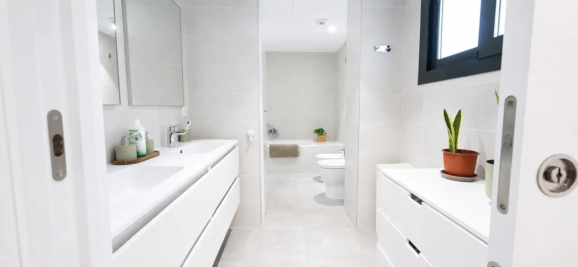 Bathroom of Flat for rent in Alicante / Alacant  with Air Conditioner, Heating and Storage room