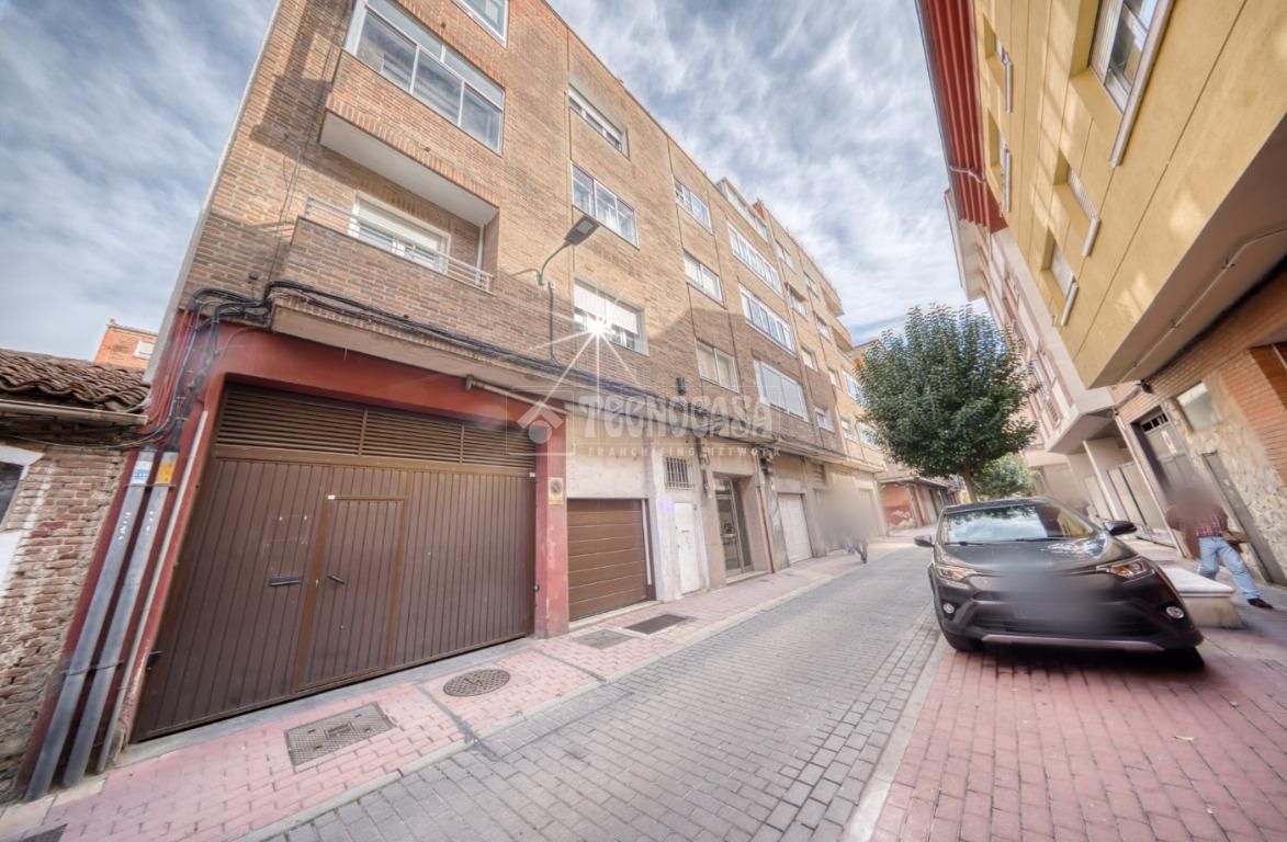 Vista exterior de Pis en venda en Valladolid Capital amb Calefacció, Terrassa i Moblat