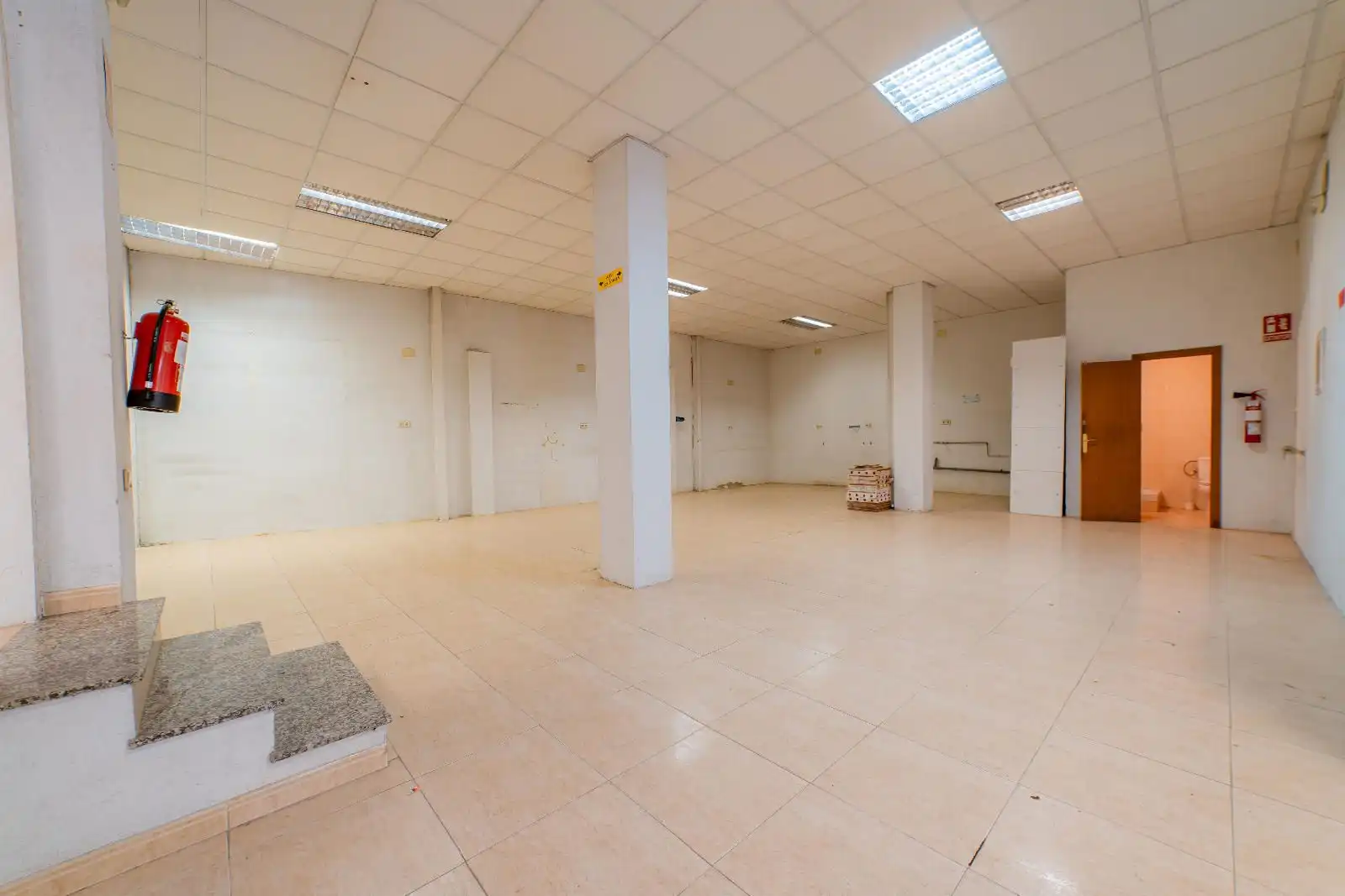 Business premises for sale in Esteve Terrades, imagen 9