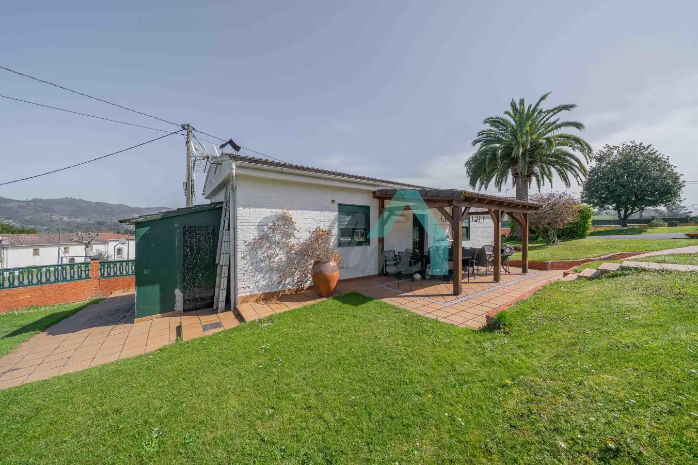 Jardí de Casa o xalet en venda en Oviedo  amb Calefacció, Jardí privat i Parquet