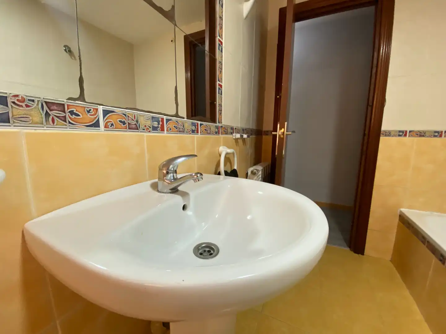 Bany de Pis en venda en Magaz de Pisuerga amb Calefacció, Terrassa i Traster