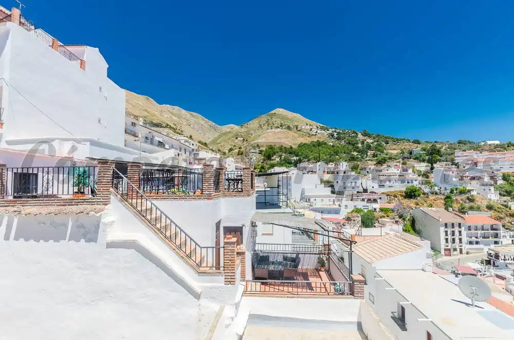 Vista exterior de Casa o chalet en venta en Cómpeta con Terraza, Amueblado y Horno