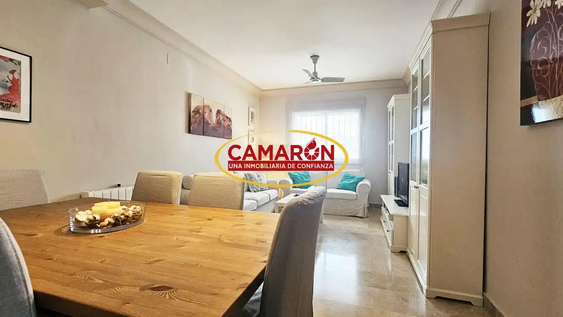 Jardín de Casa adosada en venta en La Puebla del Río con Trastero y Amueblado