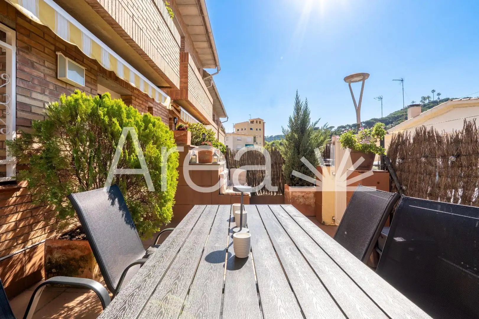 Casa amb terrassa en venda a Carrer MONGES DE LES, imagen 3