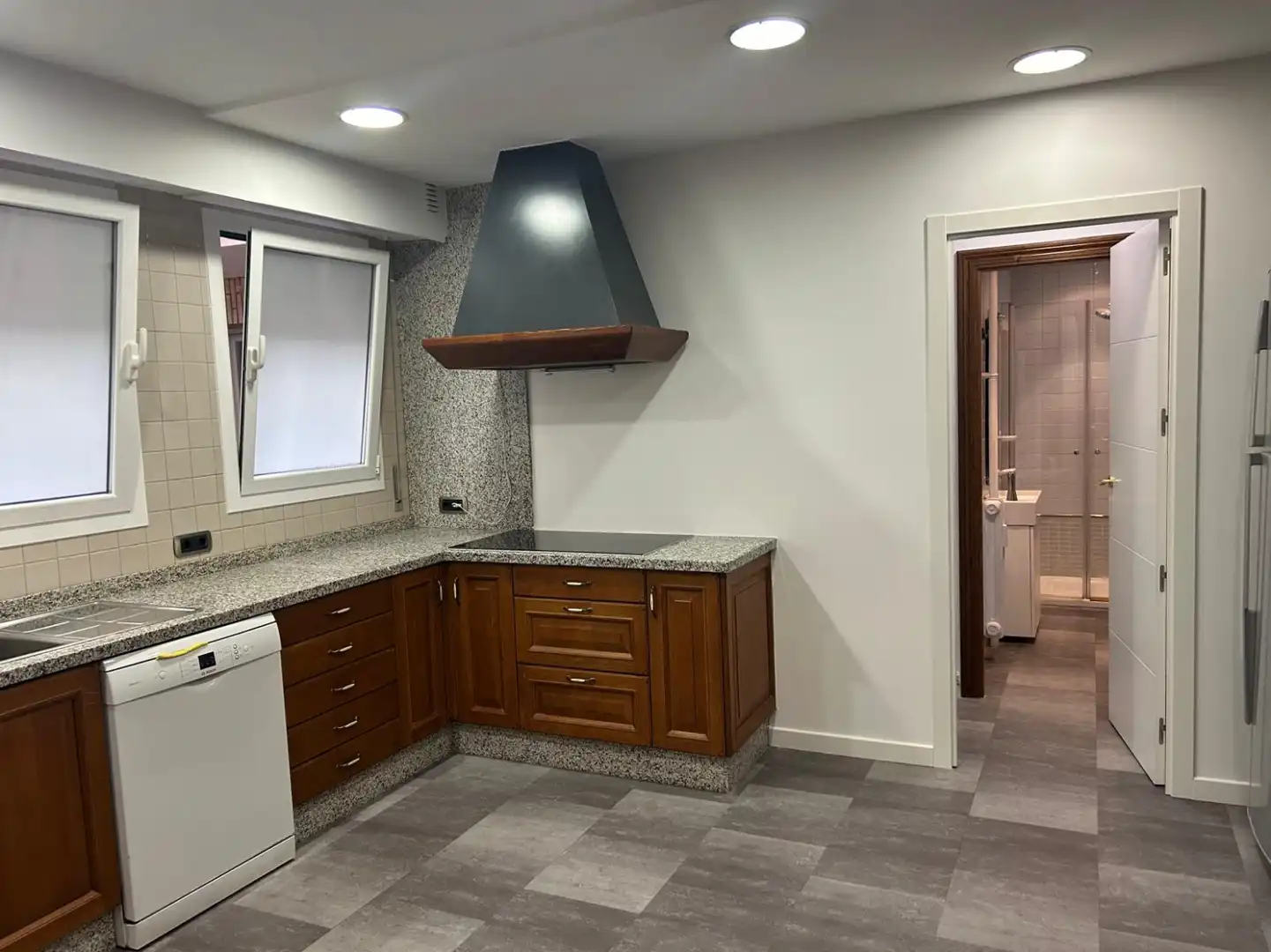 Cocina de Piso de alquiler en  Logroño con Aire acondicionado, Calefacción y Terraza