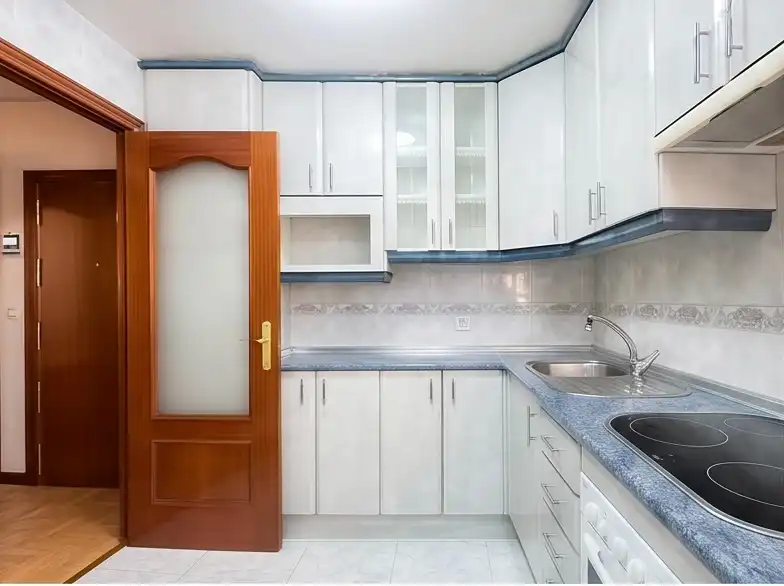 Piso en venta en Calle de Navalmoral de la Mata, Las Águilas