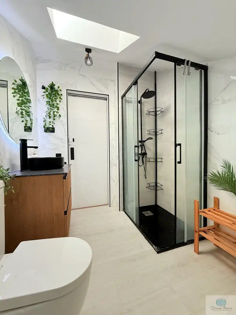 Bathroom of Attic for sale in Fuengirola  with Air Conditioner, Terrace and Community pool