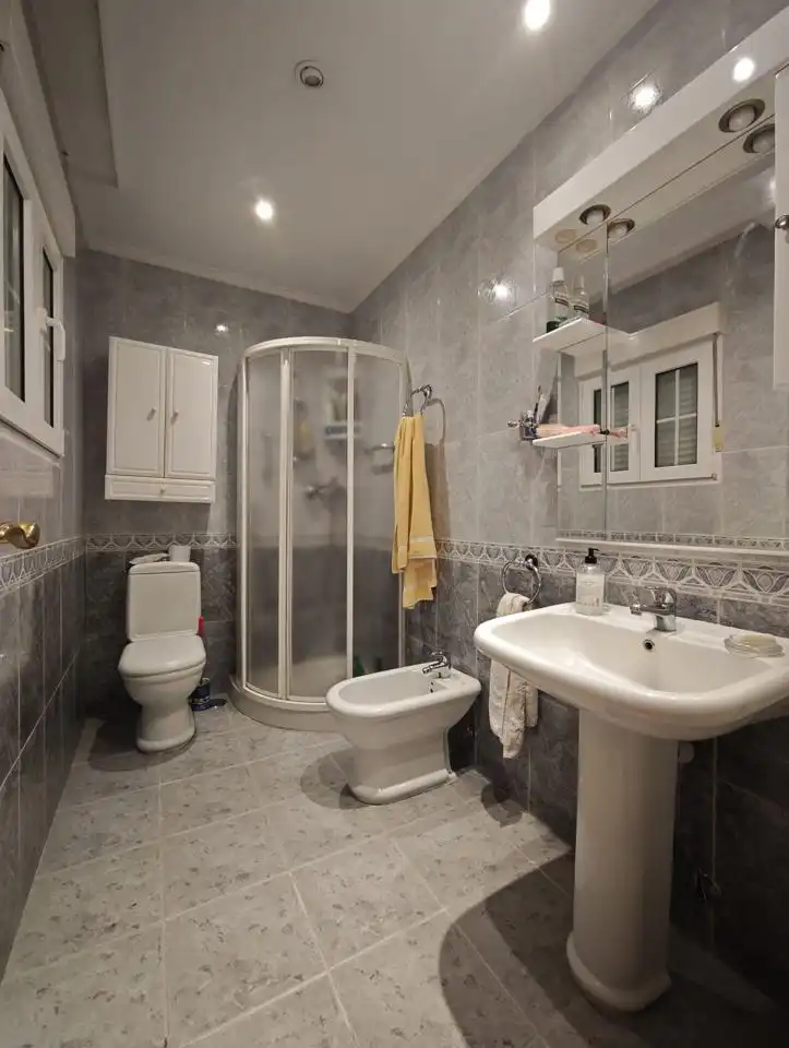 Baño de Casa adosada en venta en El Álamo con Aire acondicionado, Calefacción y Jardín privado