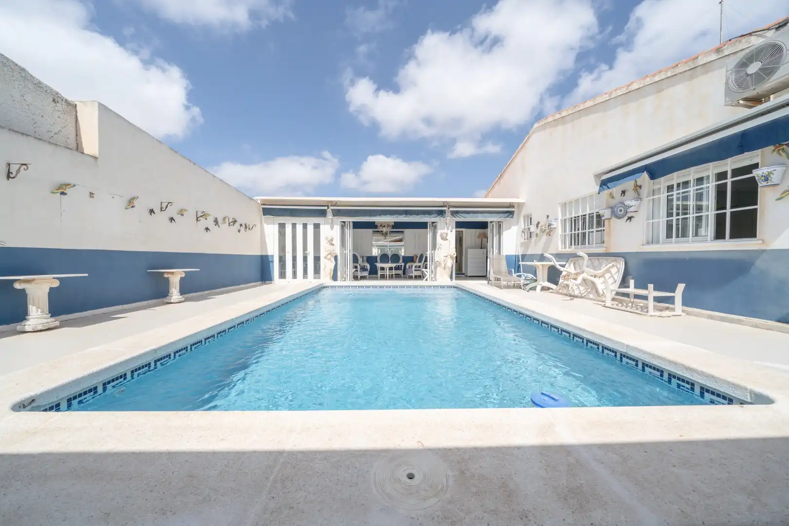 Terraced house with pool for sale in Santiago de la Ribera