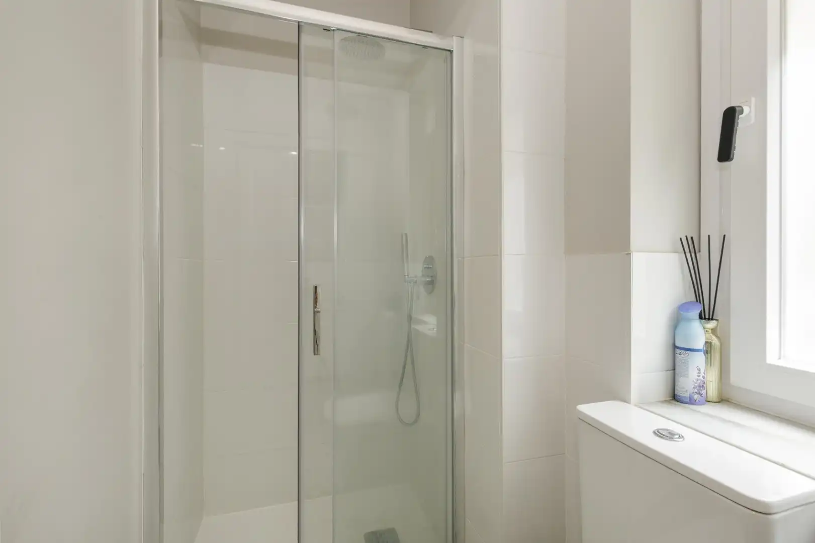 Bathroom of Apartments for sale in Granada