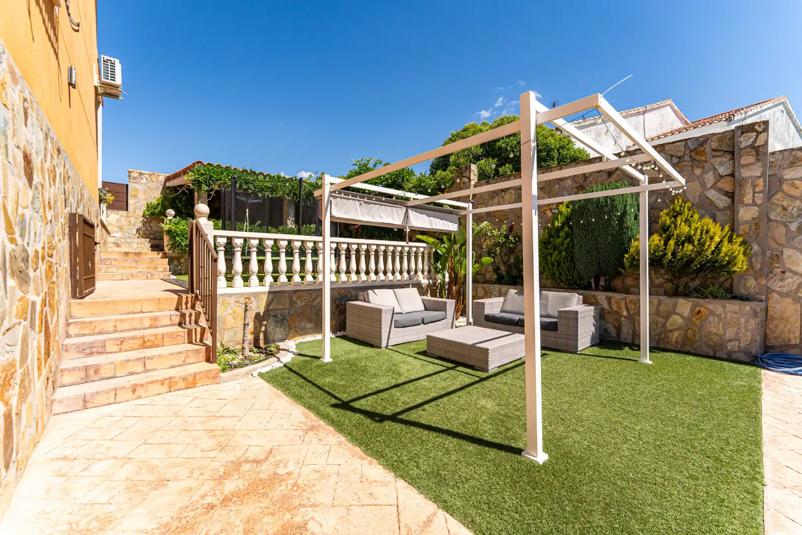 Terraza de Casa o chalet en venta en Serranillos del Valle con Aire acondicionado, Calefacción y Jardín privado