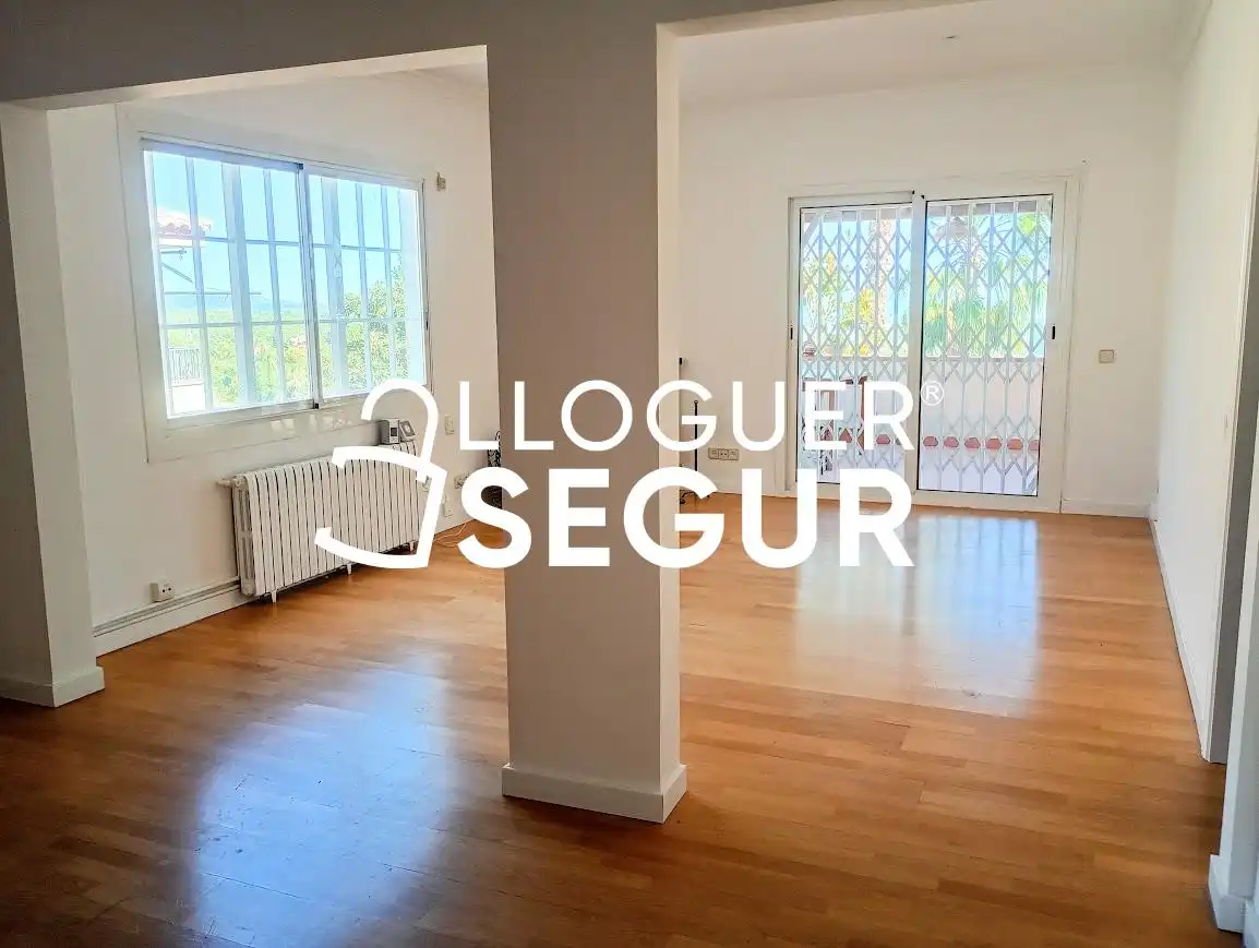 Vista exterior de Casa o xalet de lloguer en Cox amb Calefacció, Terrassa i Traster