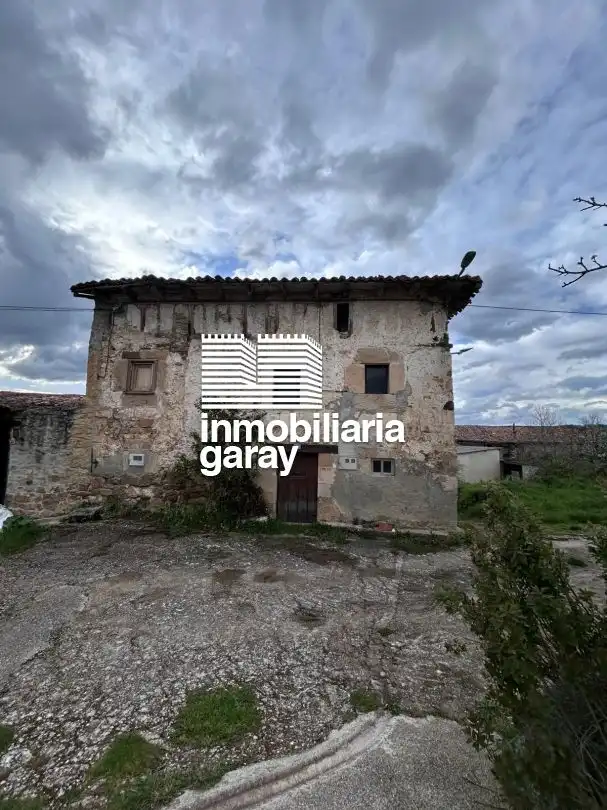 Casa con jardín en venta en Medina de Pomar, imagen 2