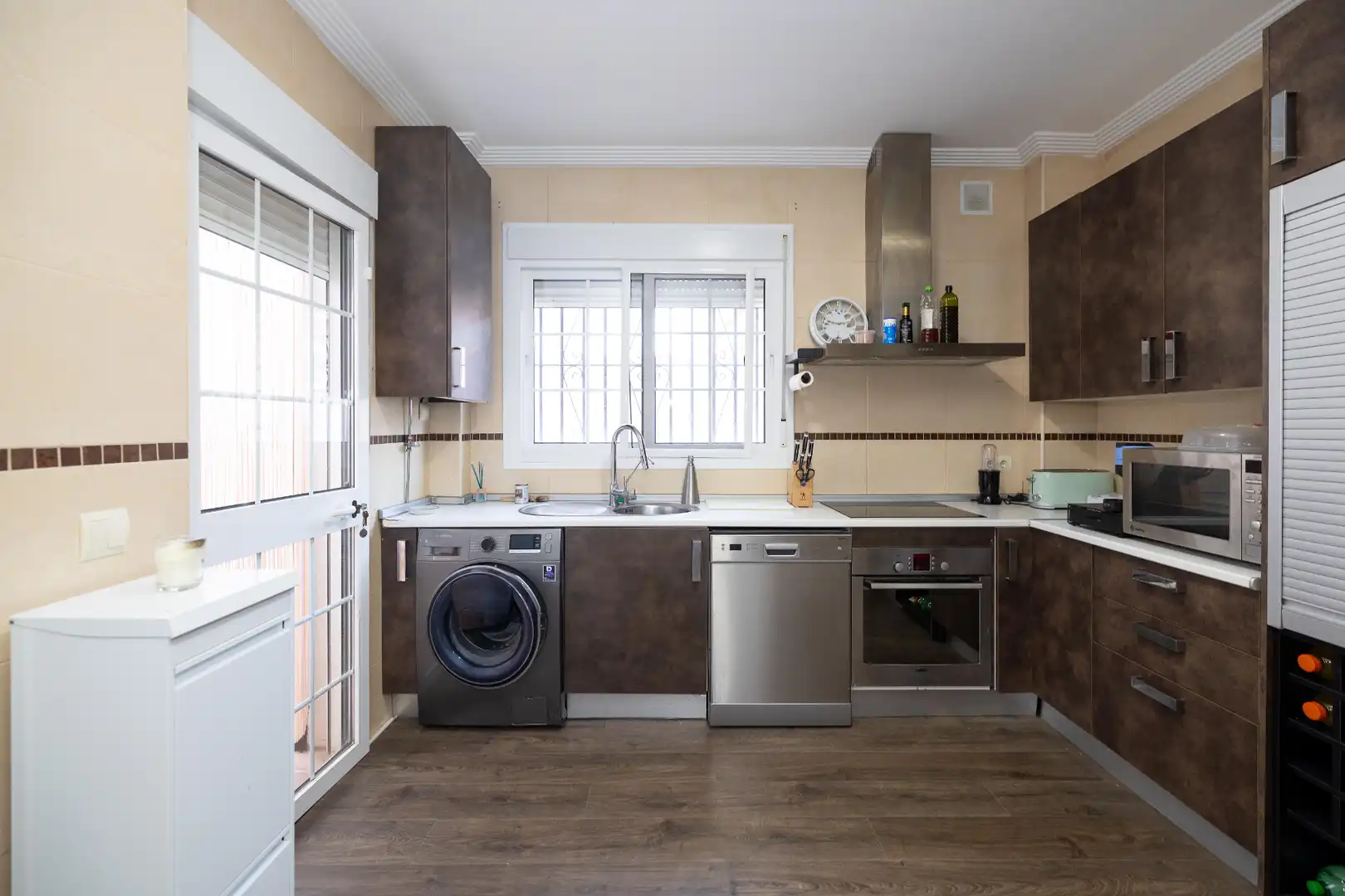 Detached house with pool for sale in Calle Lorenzo Valla, imagen 17