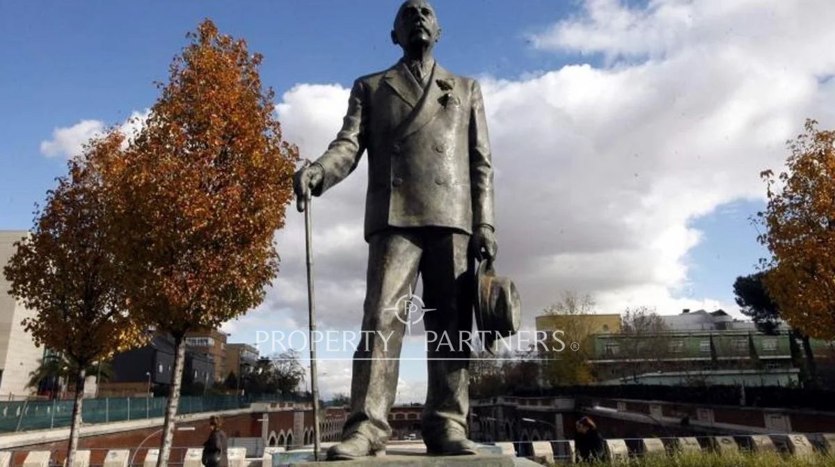 Vista exterior de Ático en venta en  Madrid Capital con Aire acondicionado, Calefacción y Jardín privado