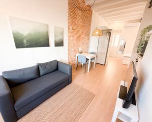 Sala d'estar de Pis de lloguer en El Masnou amb Aire condicionat, Calefacció i Parquet