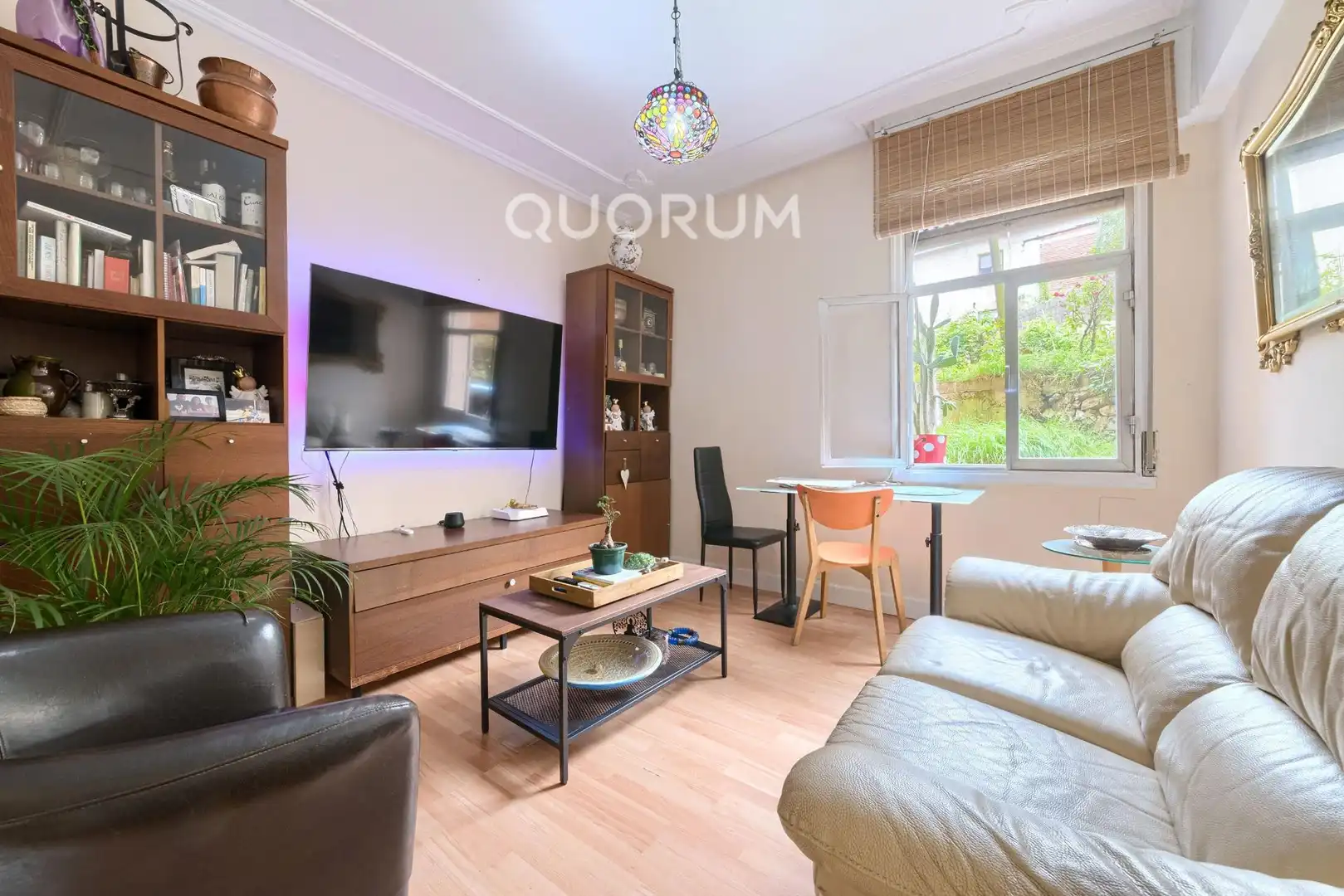 Living room of Flat for sale in Basauri   with Heating and Furnished