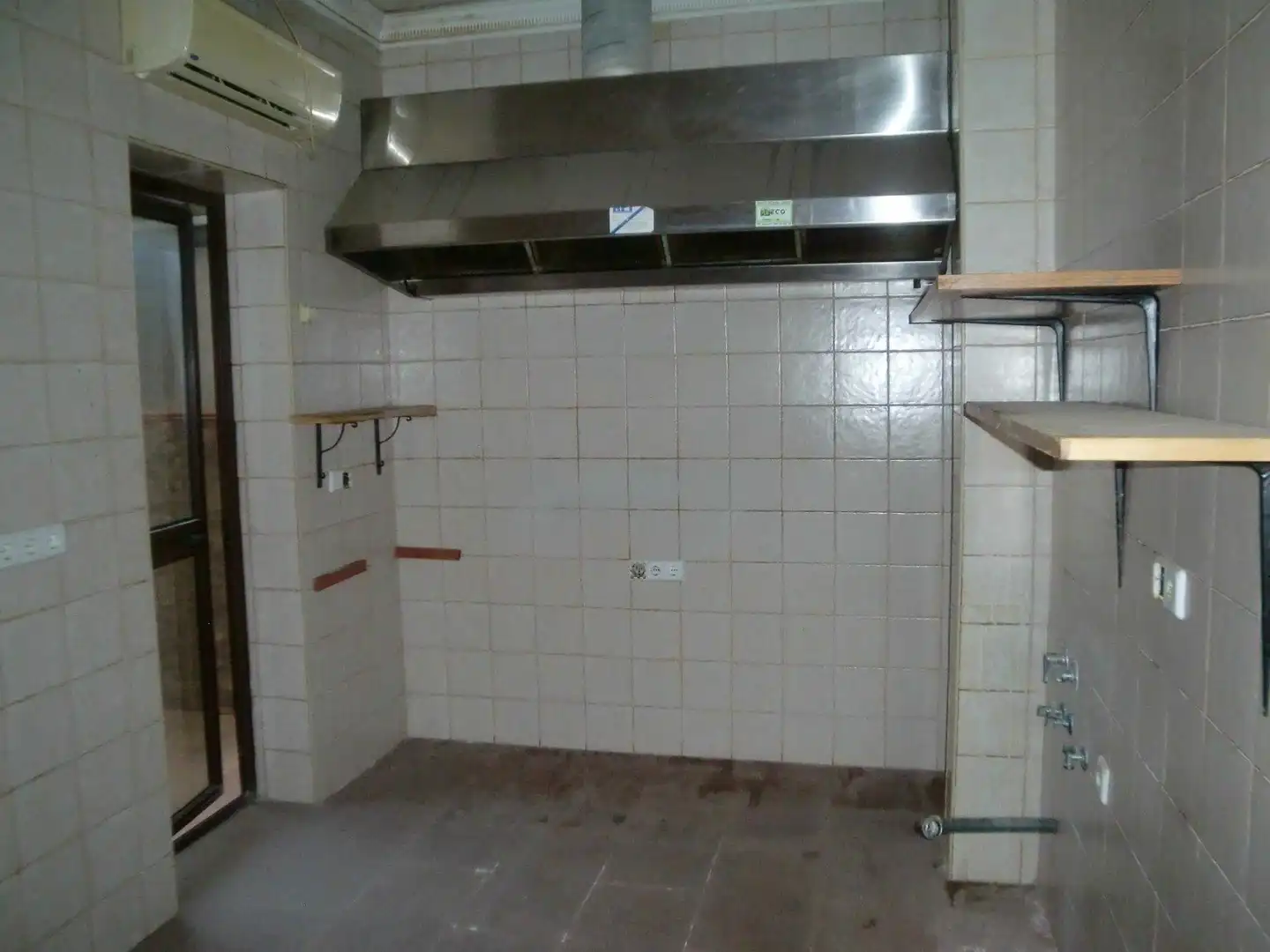 Locale commerciale in vendita a C/ Valeriana, imagen 5