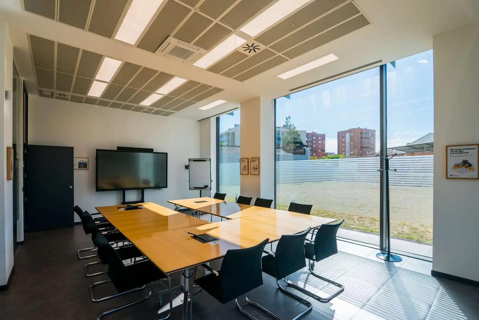 Oficina de alquiler en Cornellà de Llobregat con Aire acondicionado, Calefacción y Terraza