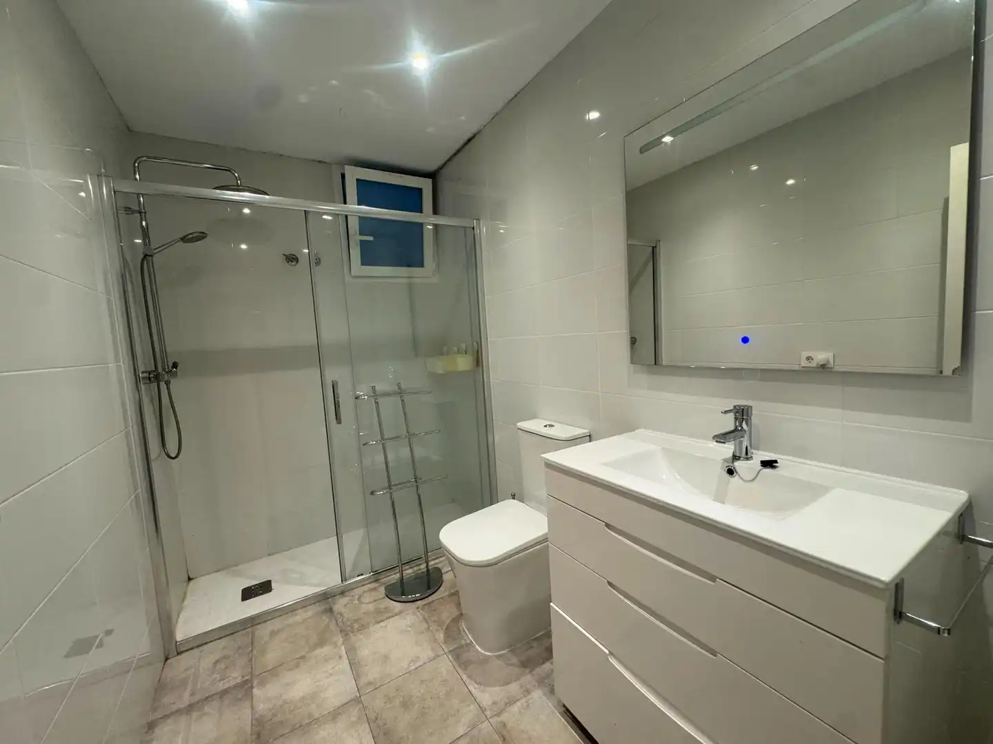 Baño de Piso de alquiler en Ourense Capital  con Calefacción, Amueblado y Balcón