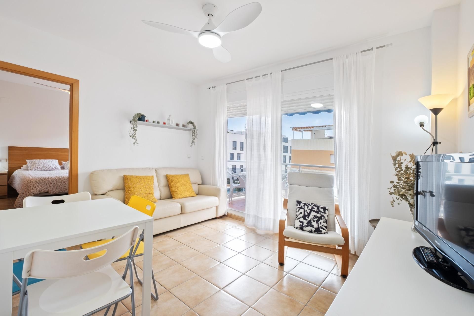 Sala d'estar de Apartament en venda en Torrox amb Calefacció, Jardí privat i Terrassa