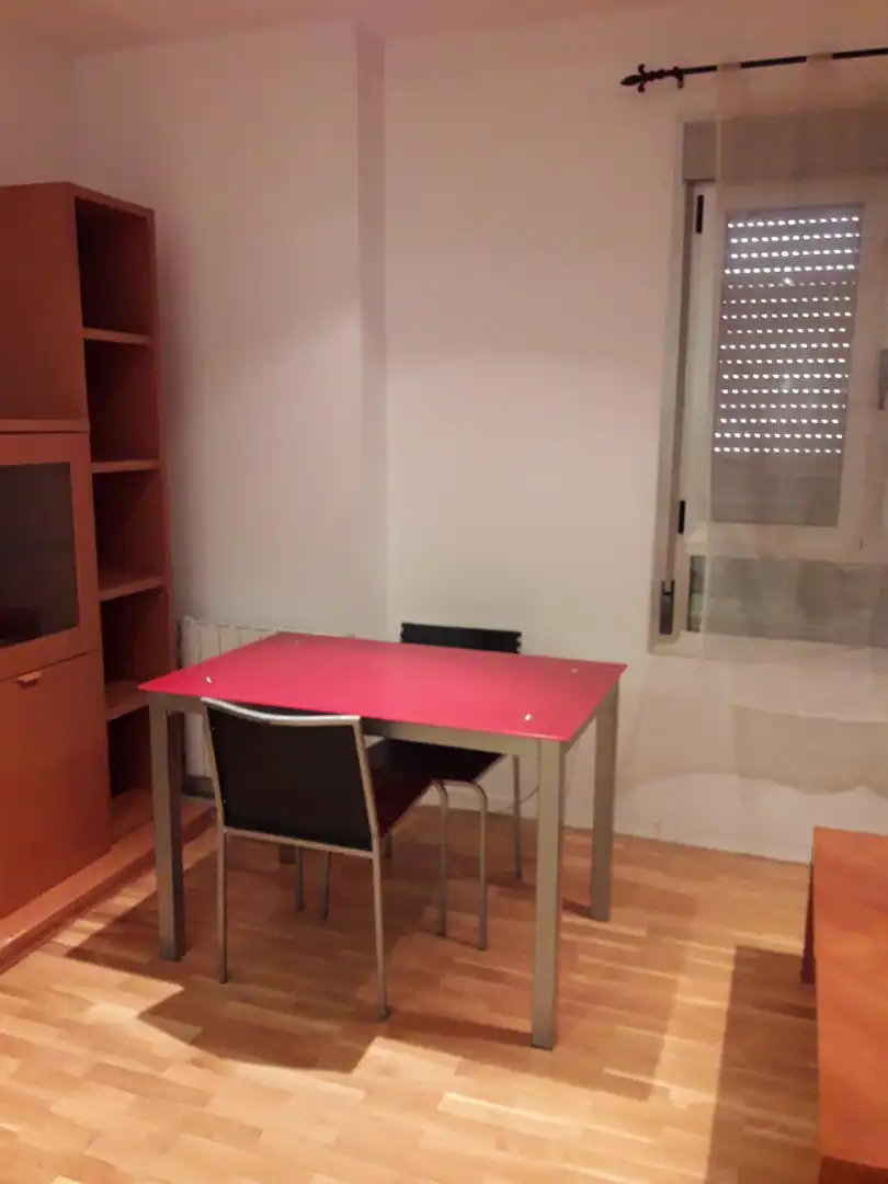 Study for rent in Calle Calle Nardo, Pardaleras