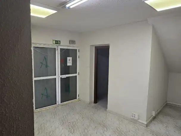Oficina en venda en Langreo amb Calefacció
