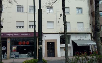 Vista exterior de Pis en venda en Pontevedra Capital 