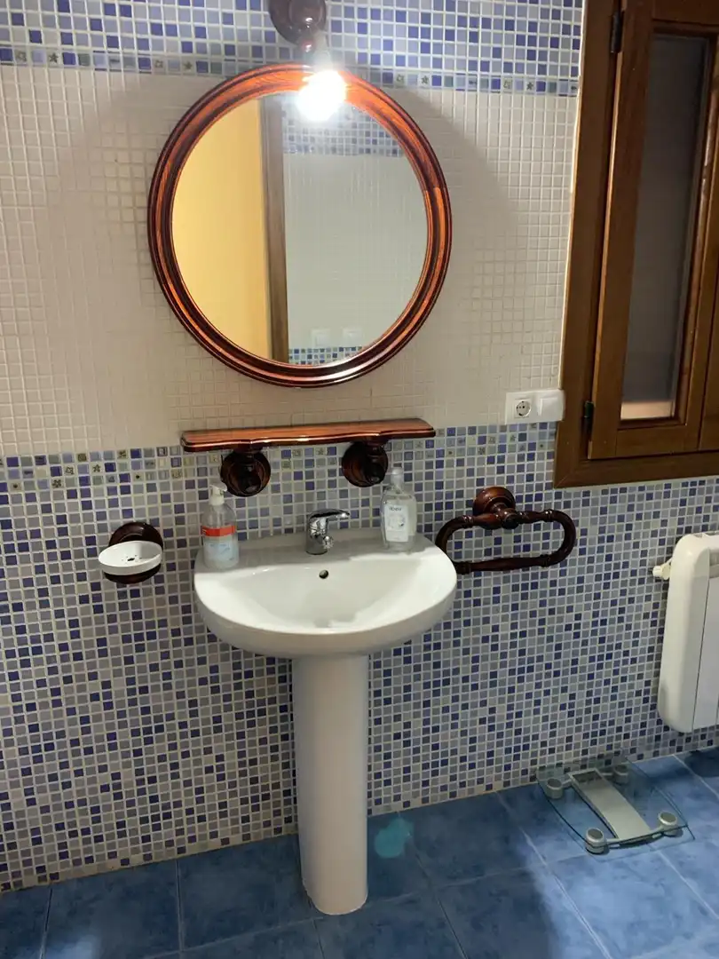 Badezimmer von Wohnung zum Verkauf in Atienza mit Heizung und Möbliert
