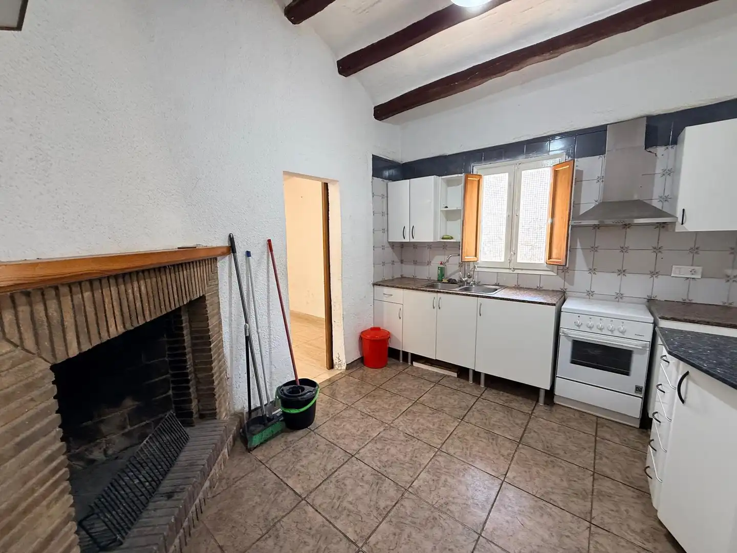 Cuina de Casa adosada en venda en Vilafranca del Penedès amb Terrassa