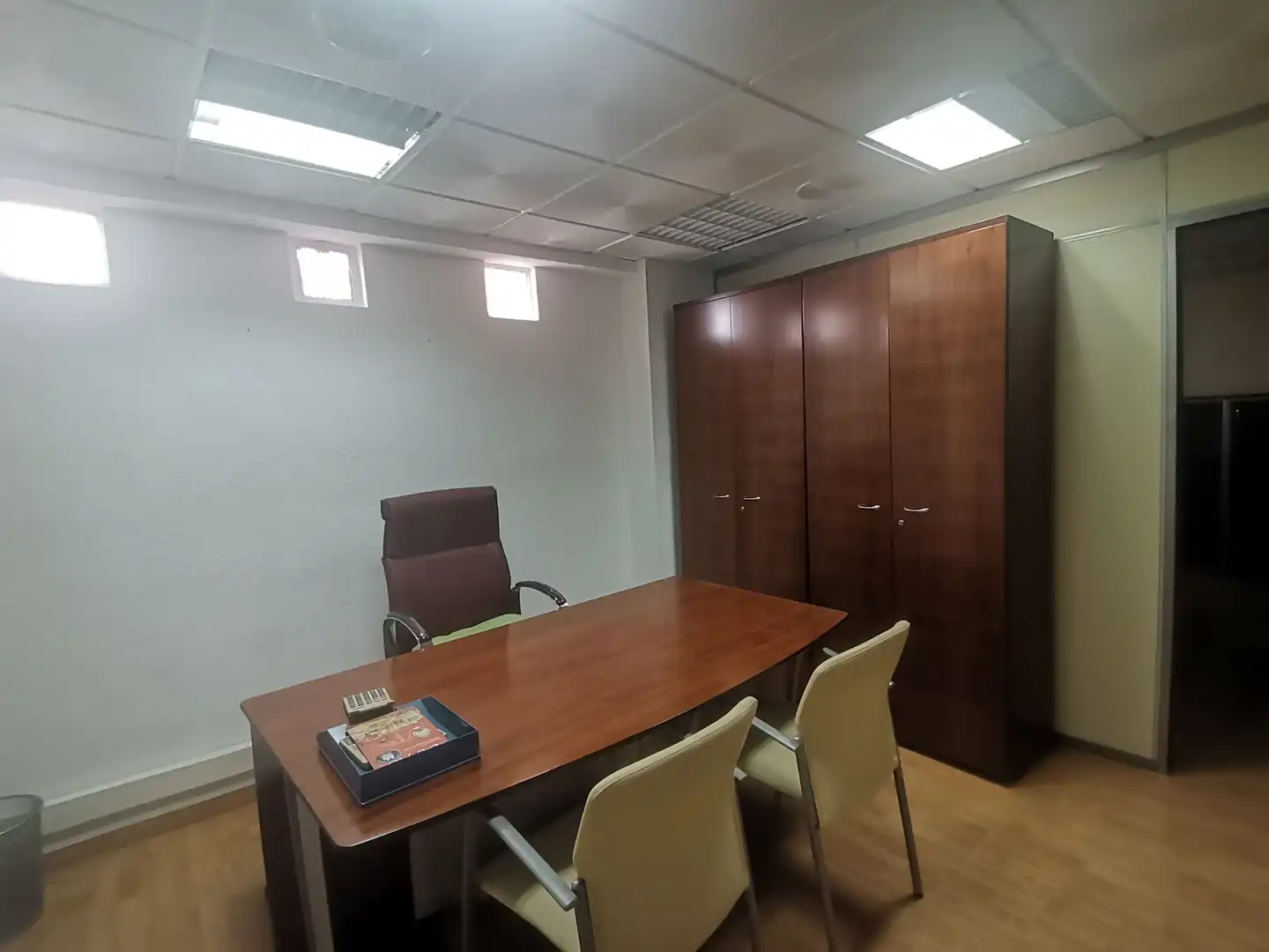Office for sale in Almería  with Air Conditioner, Heating and Furnished