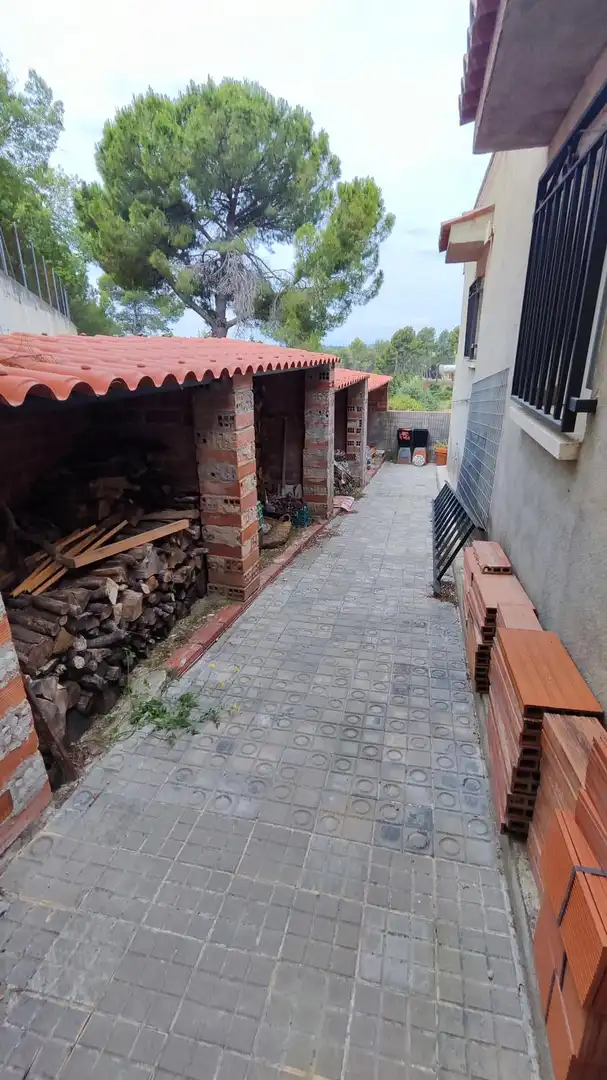 Casa adosada en venta en Rubí con Trastero
