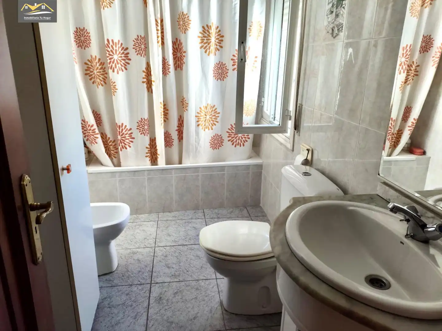 Bathroom of Flat for rent in Verín  with Heating, Terrace and Furnished