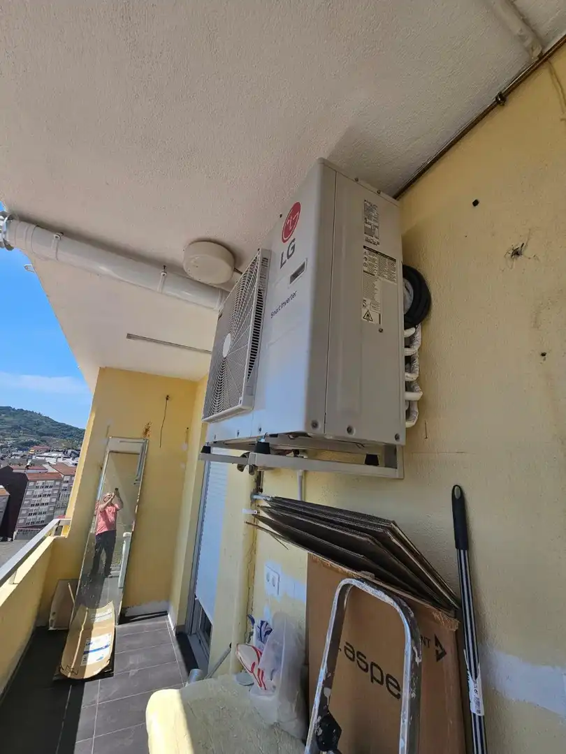 Exterior view of Flat for share in Ourense Capital   with Furnished and Balcony